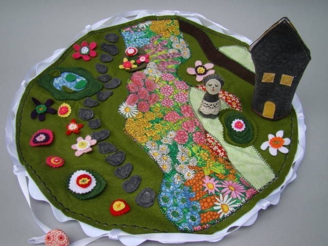 MADE TO ORDER Discovery Tote - In the Garden