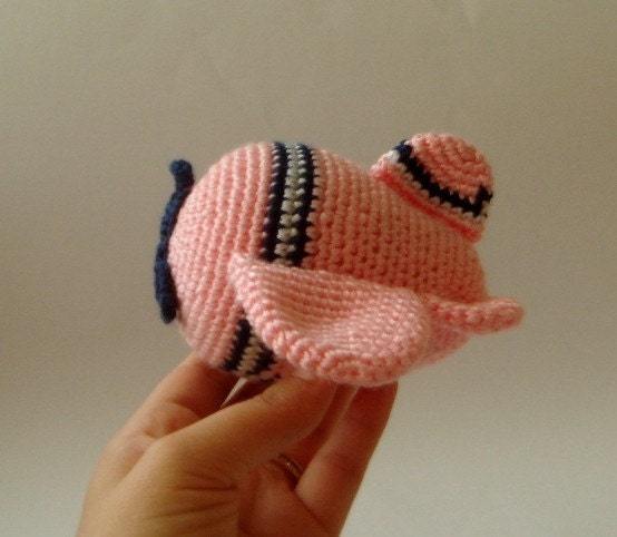 Crocheted    pink air plane