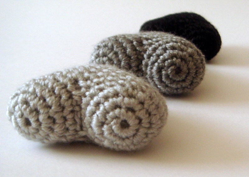 SALE ombre crochet hearts set of 3 wedding favors ornament