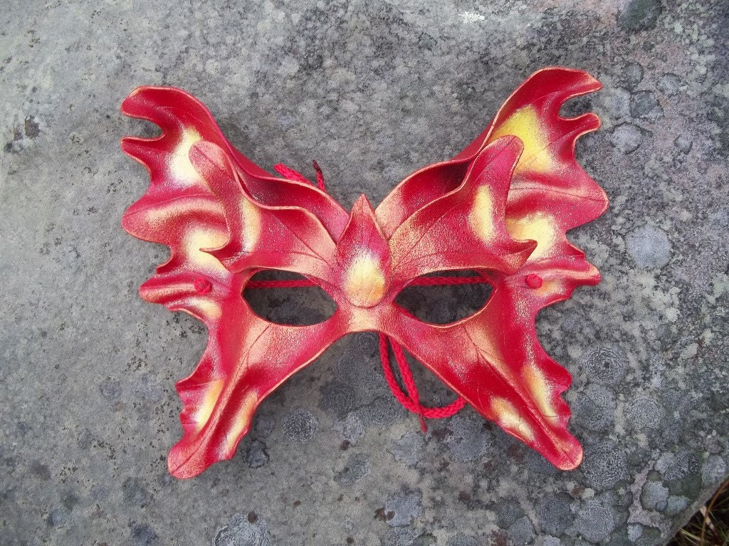 Leather Fairy Mask in Red