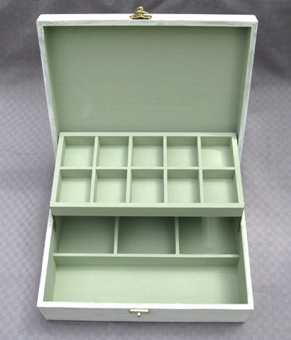 WOODEN JEWELRY BOX Creamy-Dreamy  "Shabby Chic"