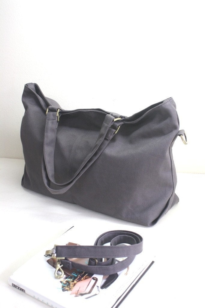 5th Anniversary 15% SALE - Mia in gray // shoulder bag / messenger bag / diaper bag / School bag / laptop / tote / women / For Her