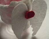 Valentines Day Bat Cup Sleeve\/Cozie - Hearts on white fur with wings and face