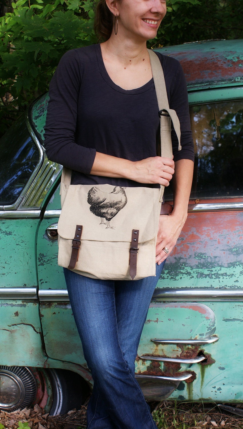 Happy Hen Medic Style Messenger