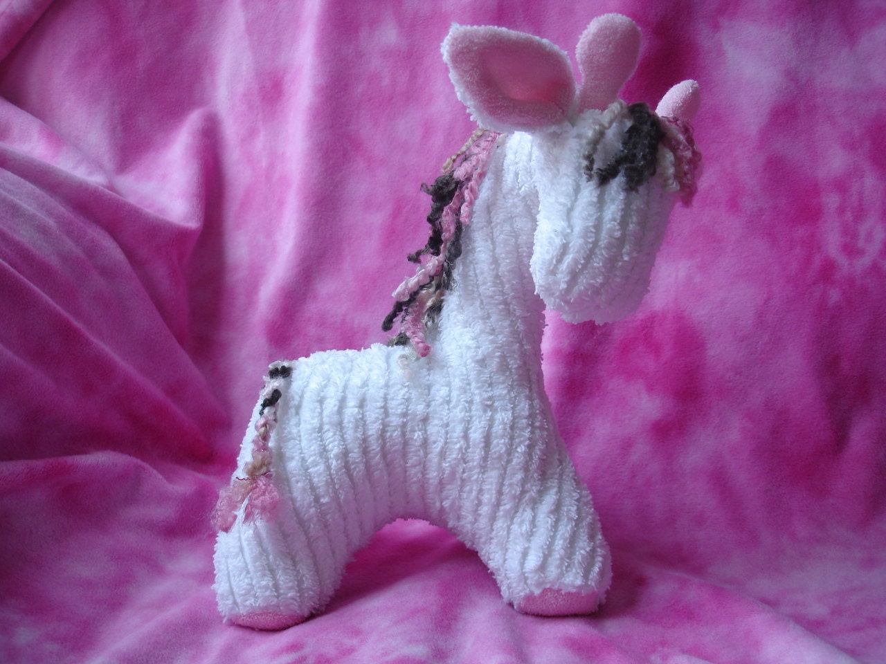 Stuffed Giraffe - pdf SEWING PATTERN animal plush