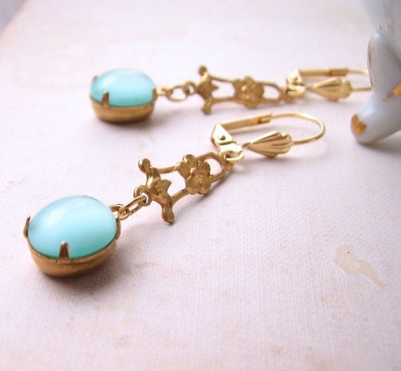 spring jewelry Aqua mint earrings with vintage glass stones