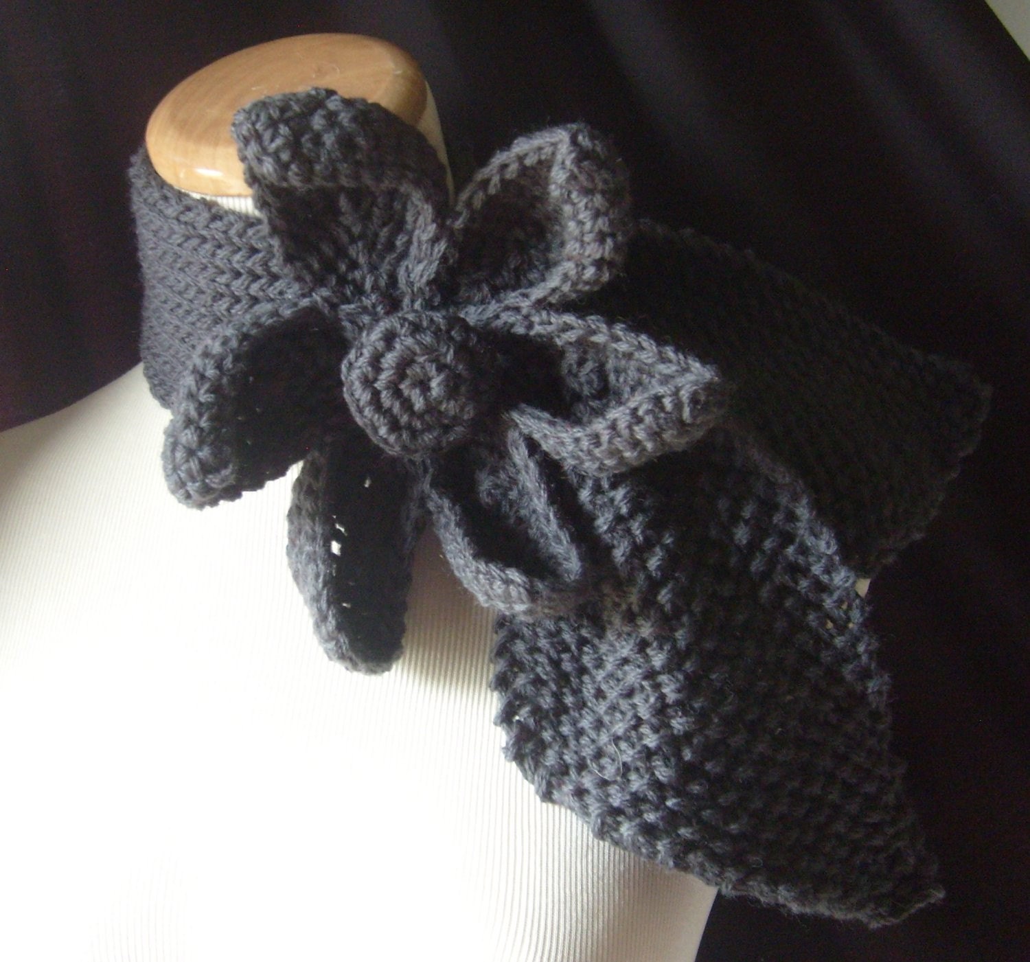 The Lotus - Vintage Inspired Ascot Necktie - Gothic GRAY