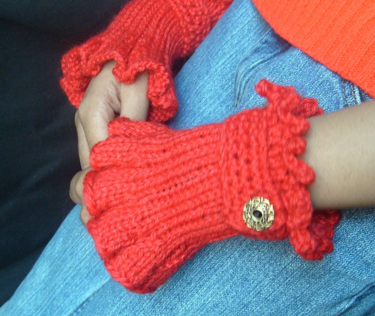 RETRO-VICTORIAN RUFFLED KNIT CUFFS / In RED - Luxurious Merino Wool and Alpaca and Silk Yarn