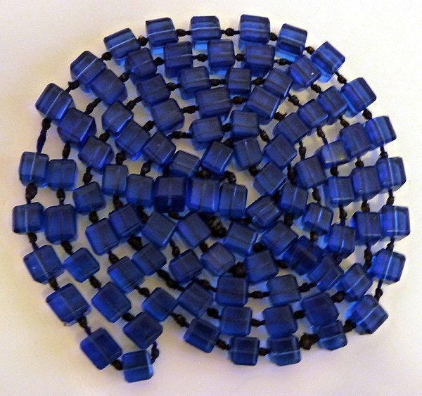 1920s necklace / Super Long Flapper Vintage 20's Chunky Art Deco Cobalt Blue Necklace