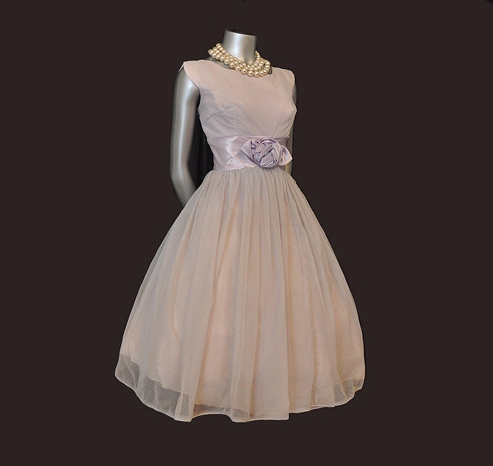 1950s dress / Lavish Lavender Vintage 50's  Swiss Dot Full Skirt Dress
