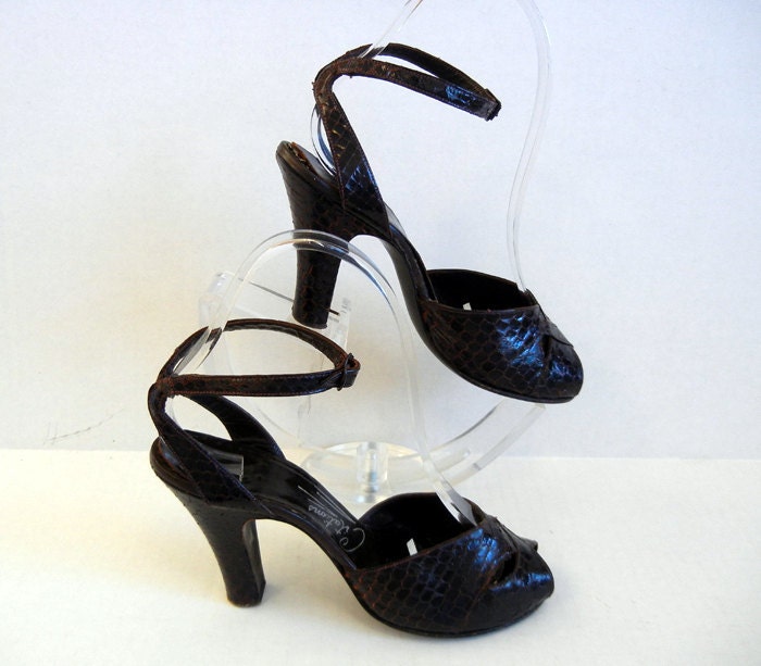 1940s shoes / Vintage 40's Espresso Brown Cobra Peeptoe Ankle Strap High Heel Shoes