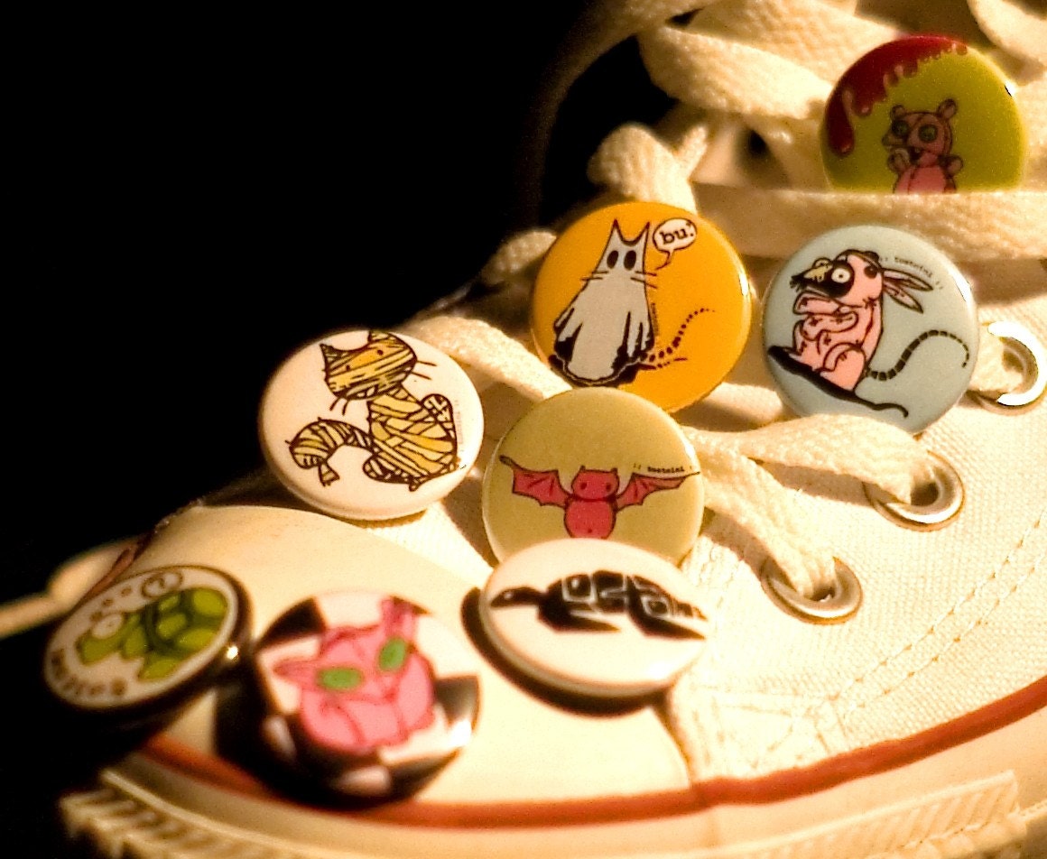 Illustration pinback buttons - Animals, critters and Tostoini's little friends