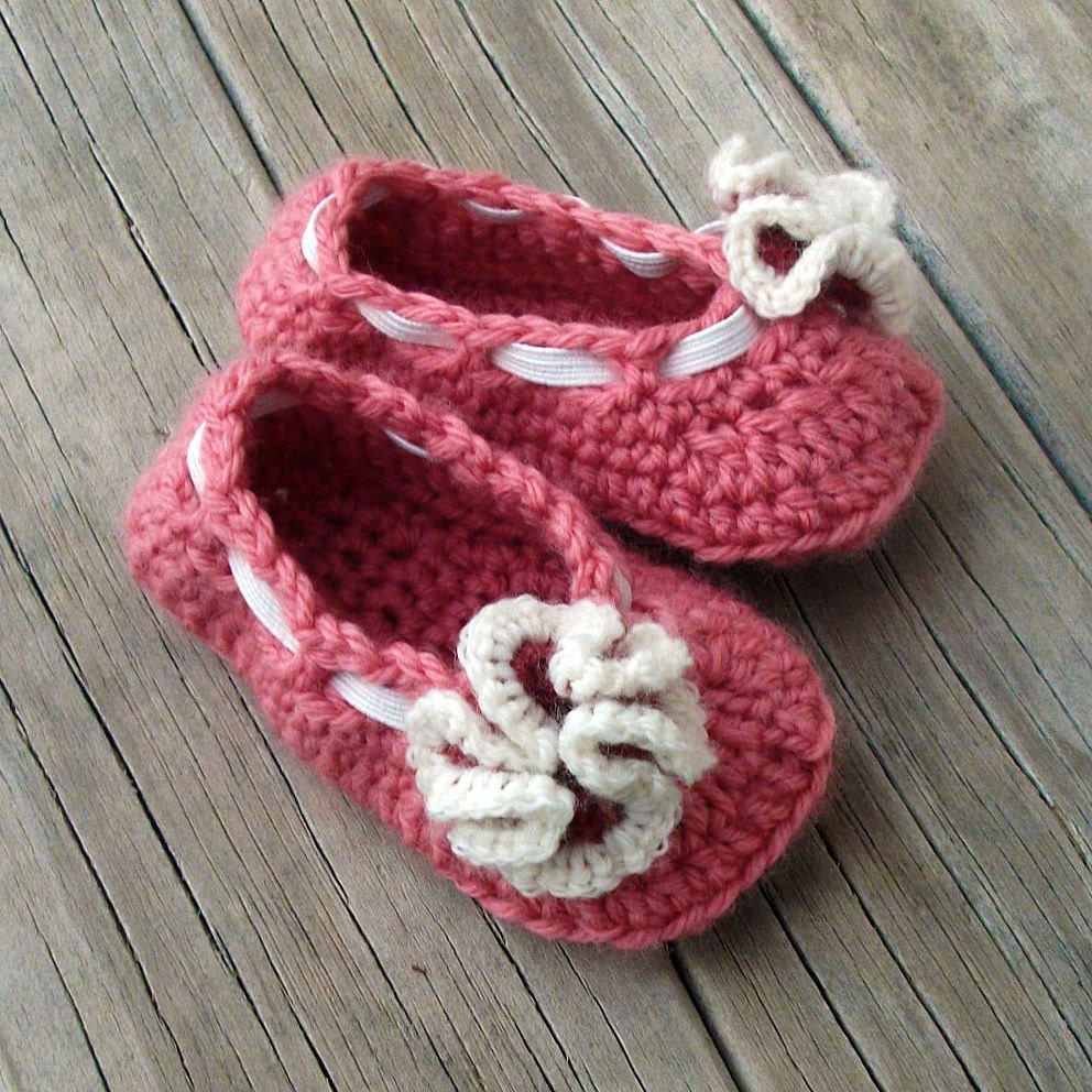 Download Now - CROCHET PATTERN Ruffle Flower Baby Shoes - 0-12 mos - Pattern PDF