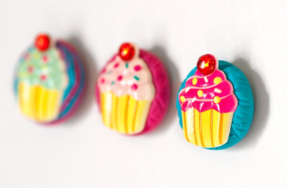 Happy Cupcake Magnets Colorful Summer Back to School Gift Set in Bright Magenta and Turquoise Polymer Clay