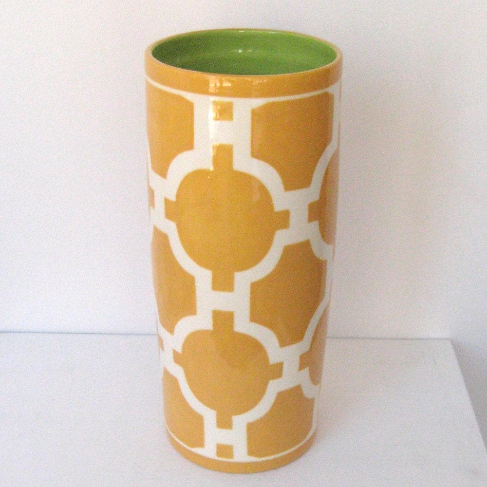 Number 10 Cylinder Vase in Hampton Links Butter Colorway