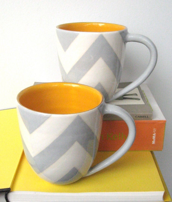 Buckley Chevron Mug in Grey and Butter Interior