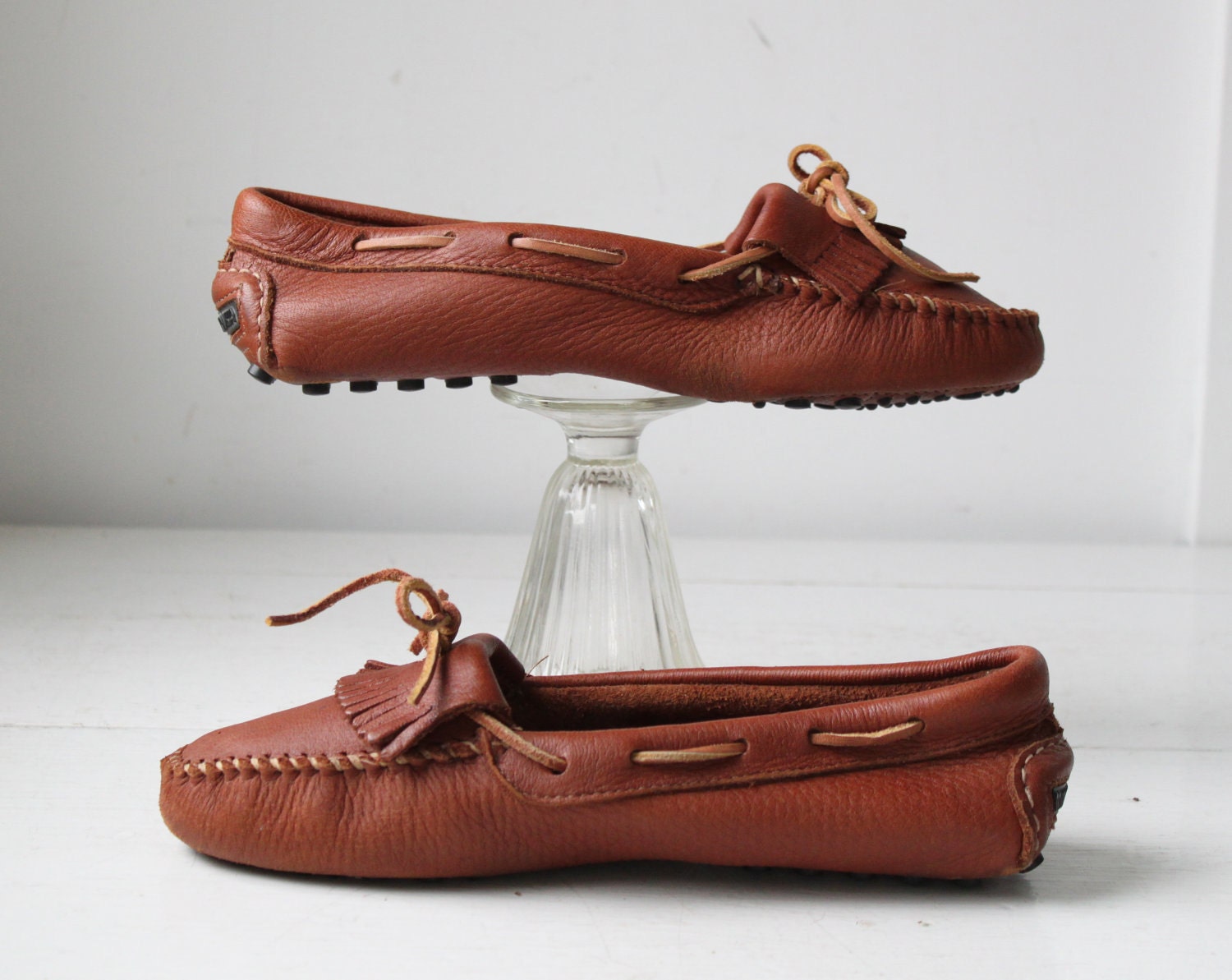 Vintage Minnetonka moccasins. Men 10 / Wom 11.5. Chestnut brown driving mocs / Rustic preppy / the TOASTED PECAN sneakers