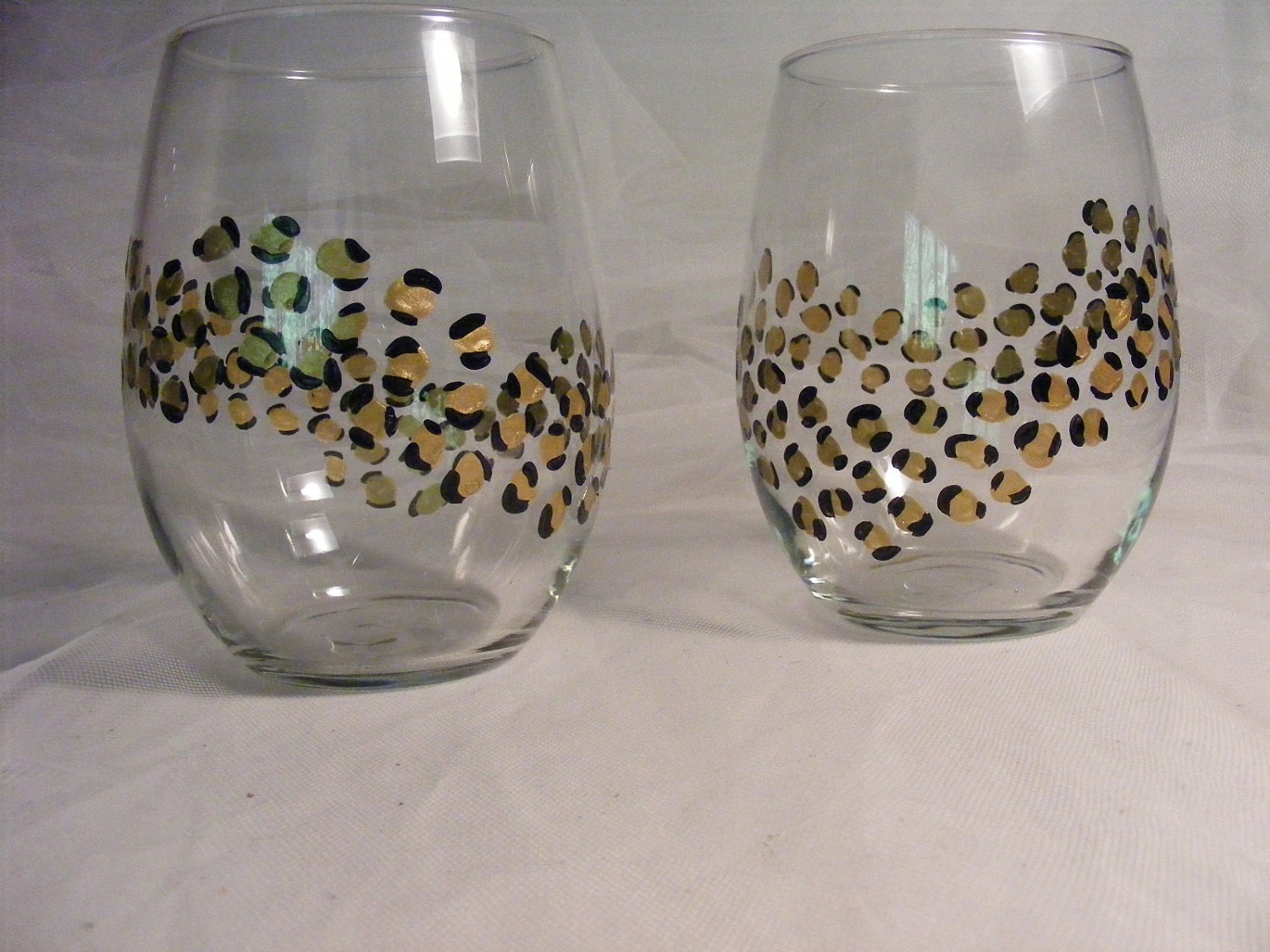 leopard wine glasses - perfect for a birthday gift or bridesmaids