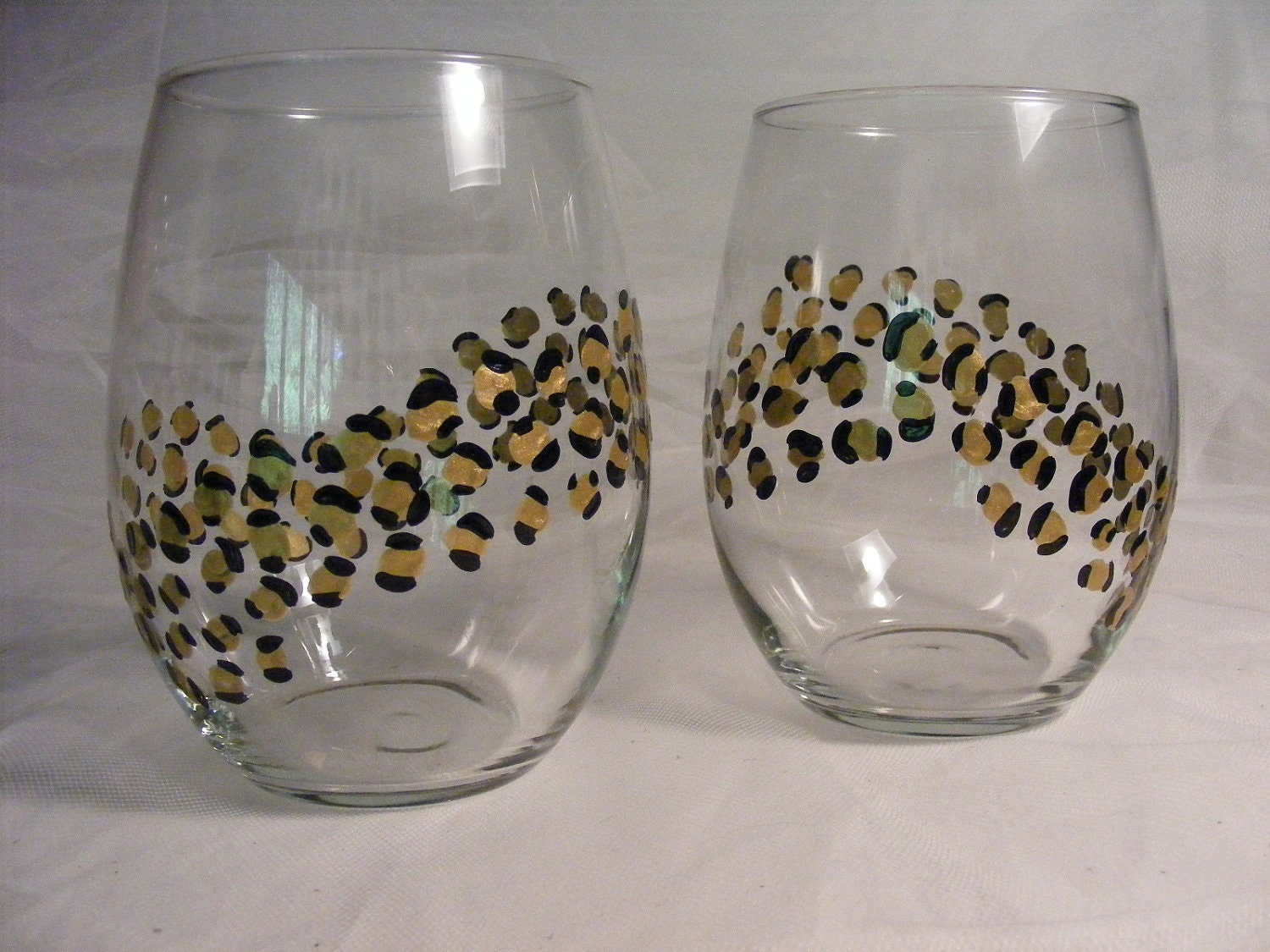 leopard wine glasses - perfect for a birthday gift or bridesmaids