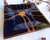 Shimmering Glass Plate in Black and Coral