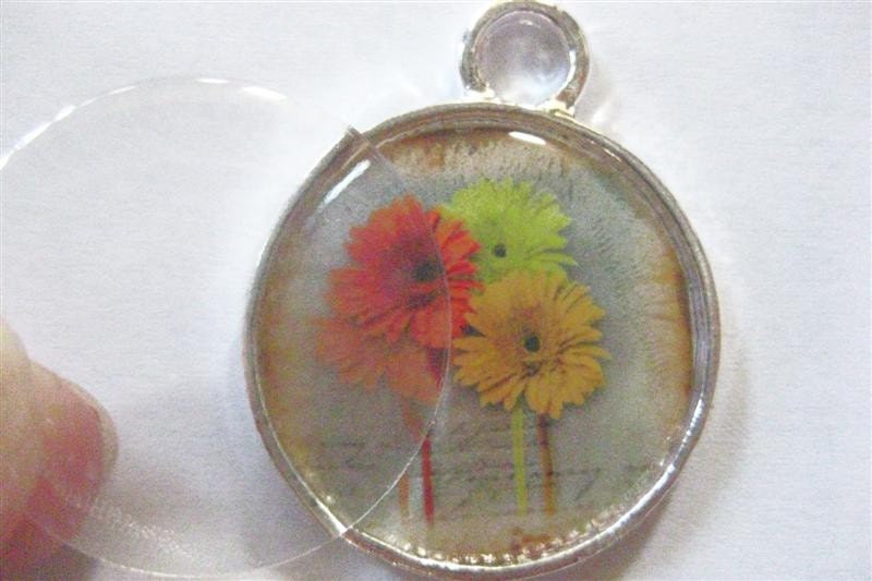 25 I Luv U Band 1 Inch Circle Resin Glaze Drops for Pendants, Bottlecaps and More - What's Not to Luv