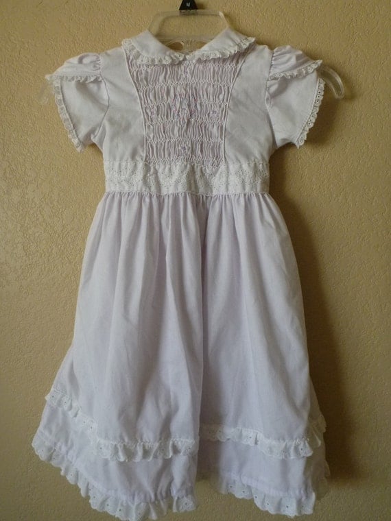 vintage white peter pan collar childs dress. size 5
