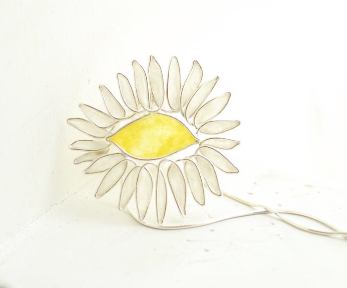 White Daisy Flower Necklace in Sterling Silver and Yellow, Statement Nature Jewelry....
