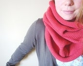 sequoia knit cowl in ROUGE (vegan friendly)