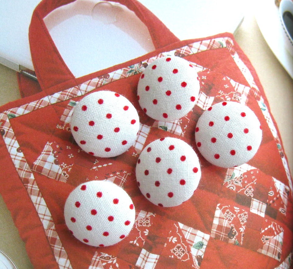 Handmade Fabric Buttons - White Red Polka Dots Handmade Fabric Buttons 0.8 / 1 / 1.1 Inches 5's