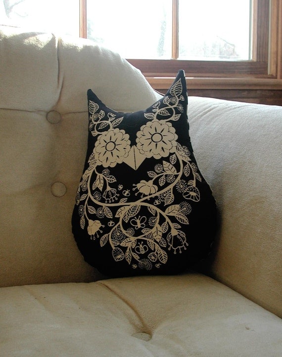 Black and Creme Owl Pillow