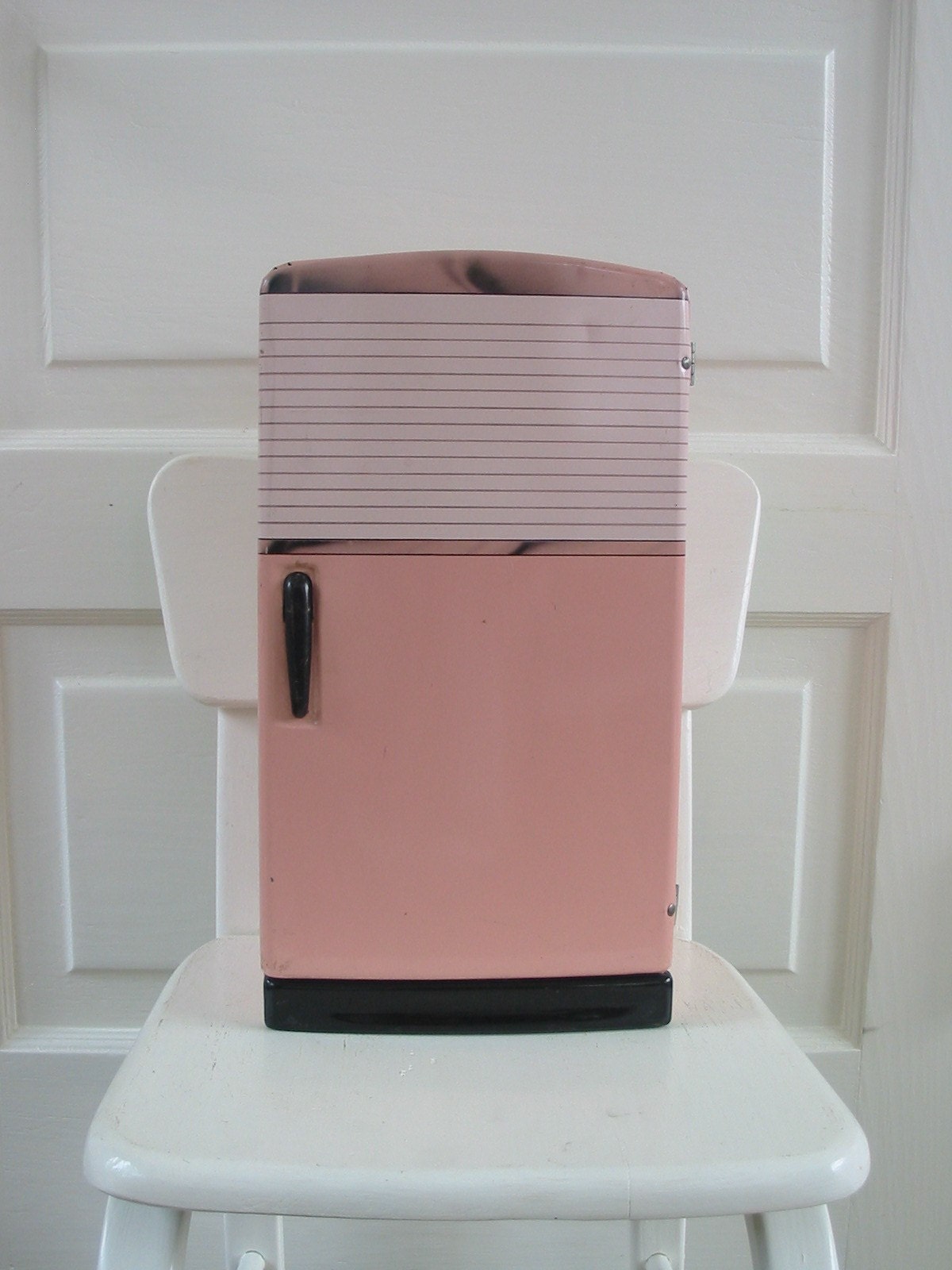 Retro Mini Fridge