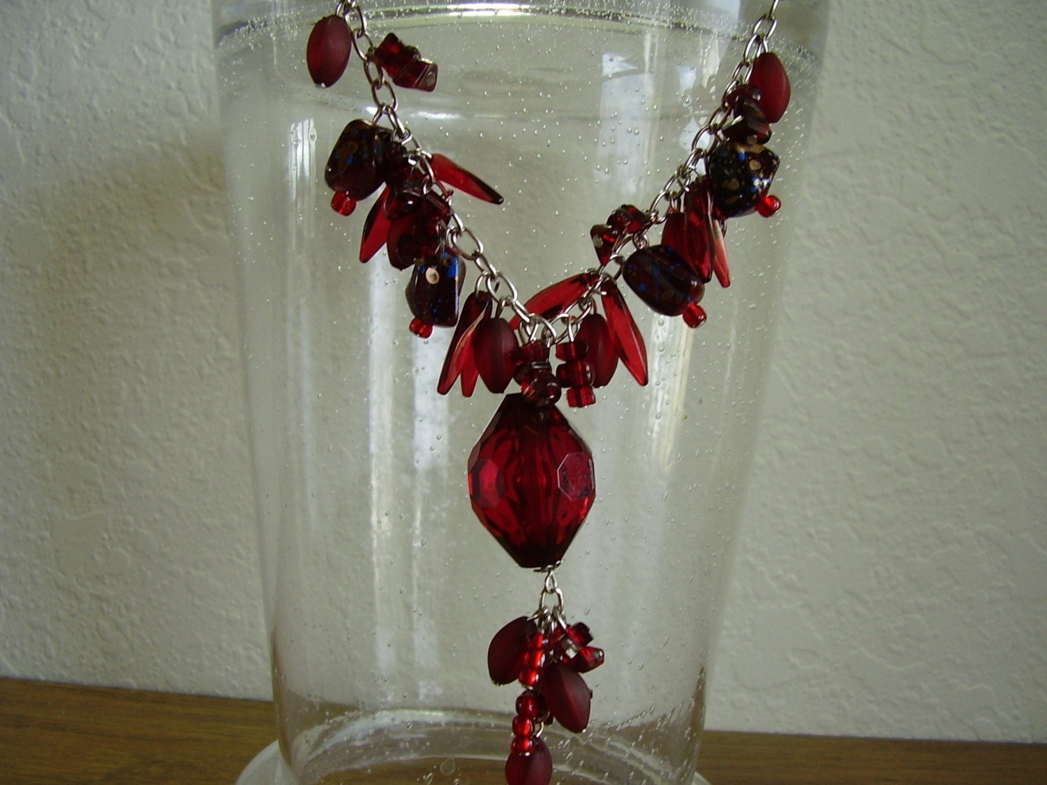 Vintage Cabernet  Lucite Beaded Necklace, 70's Vintage Red Lucite Necklace, Red Necklace
