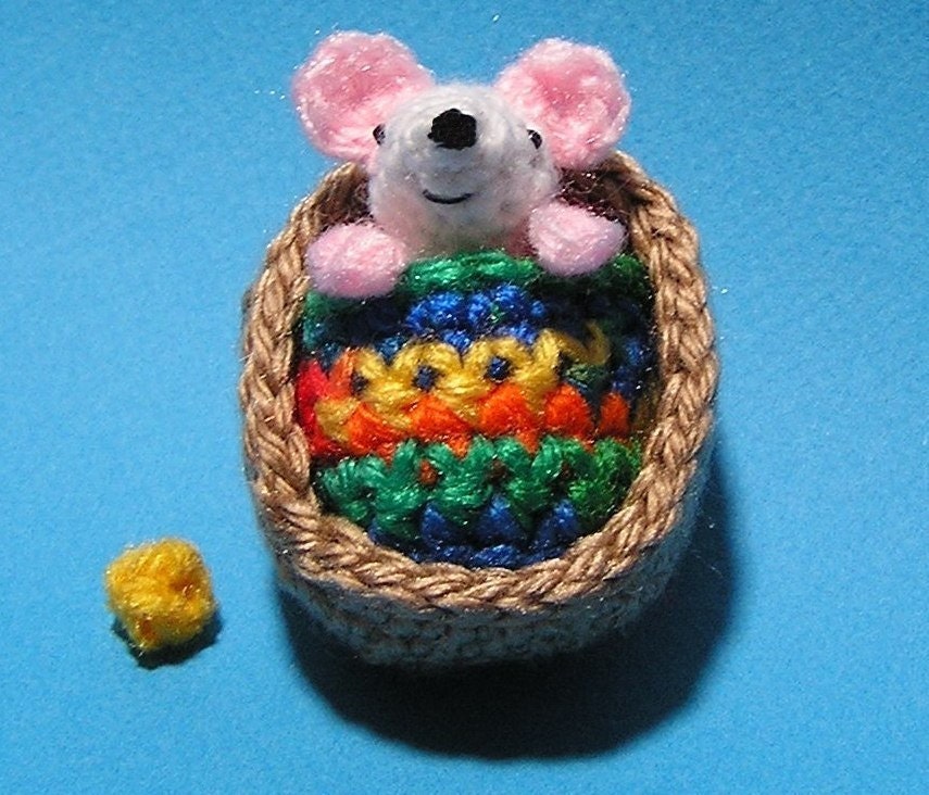 PDF Crochet Pattern TINY MOUSE in Walnut Shell