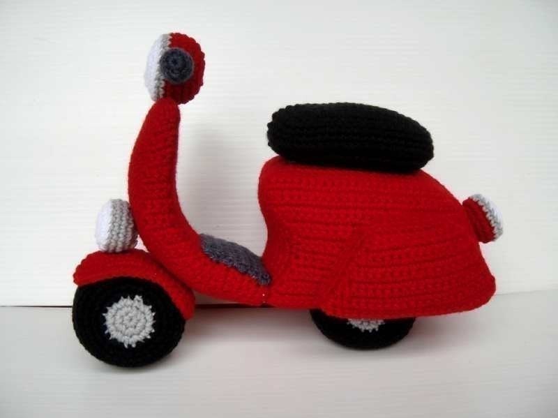 Crochet Pattern - SCOOTER - toys - in PDF