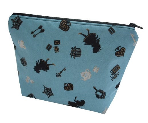 Make Up Bag - Wonderland Awaits