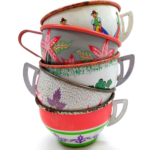 Tin Toy cups, Set of 5 vintage metal with litho, 1950s 1960s.