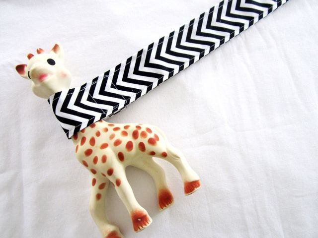 Black and White Chevron Sophie Leash Toy Tether