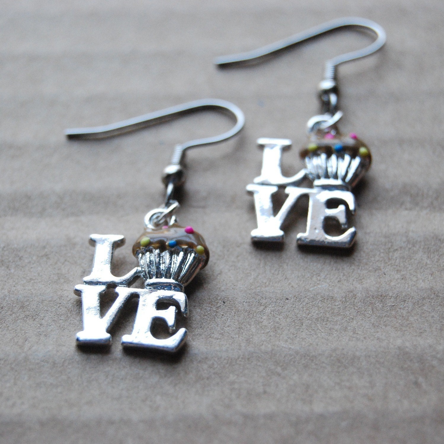 love cupcakes earrings