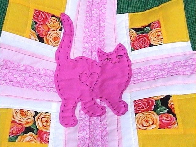 I love my Kitty Cat Appliqued Pet ROSES Log Cabin Mat Blanket Quilt