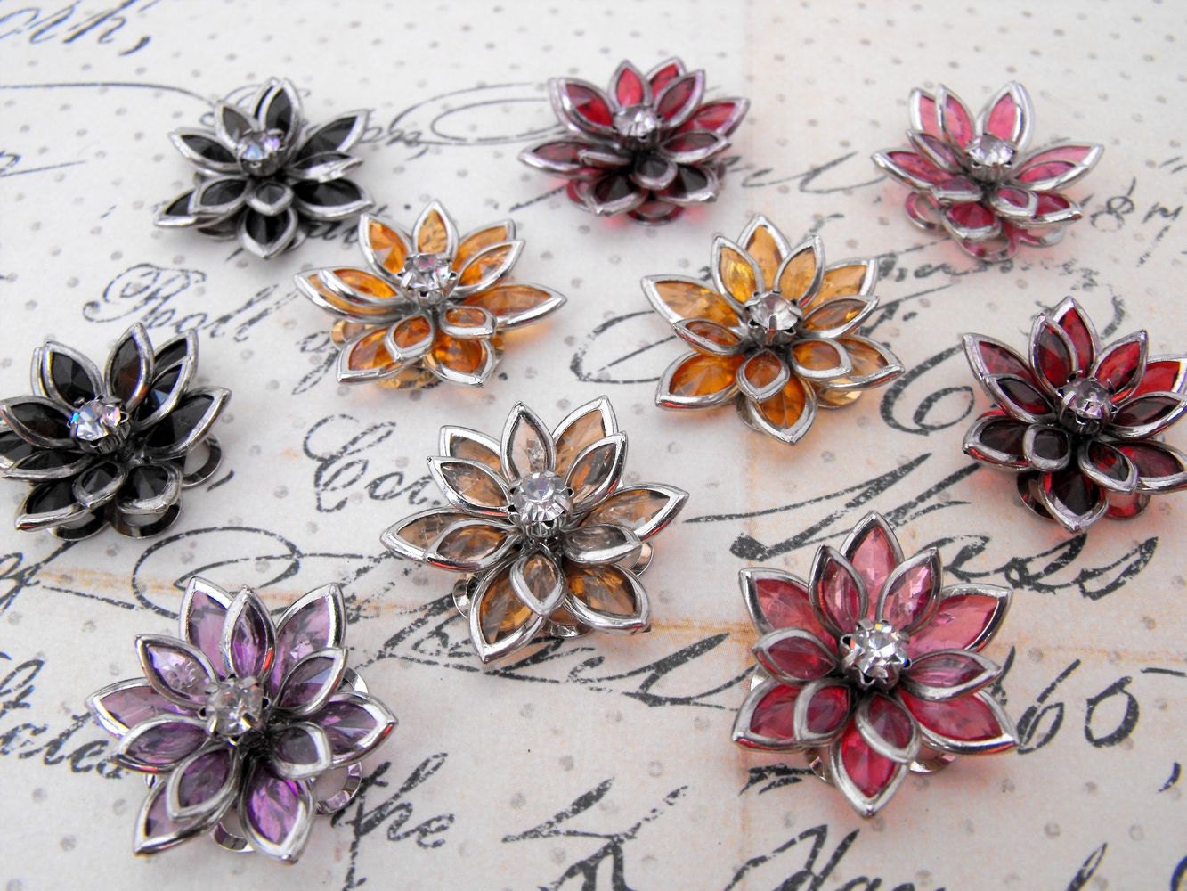 Cabochon - Lotus Flower - Acrylic and Metal