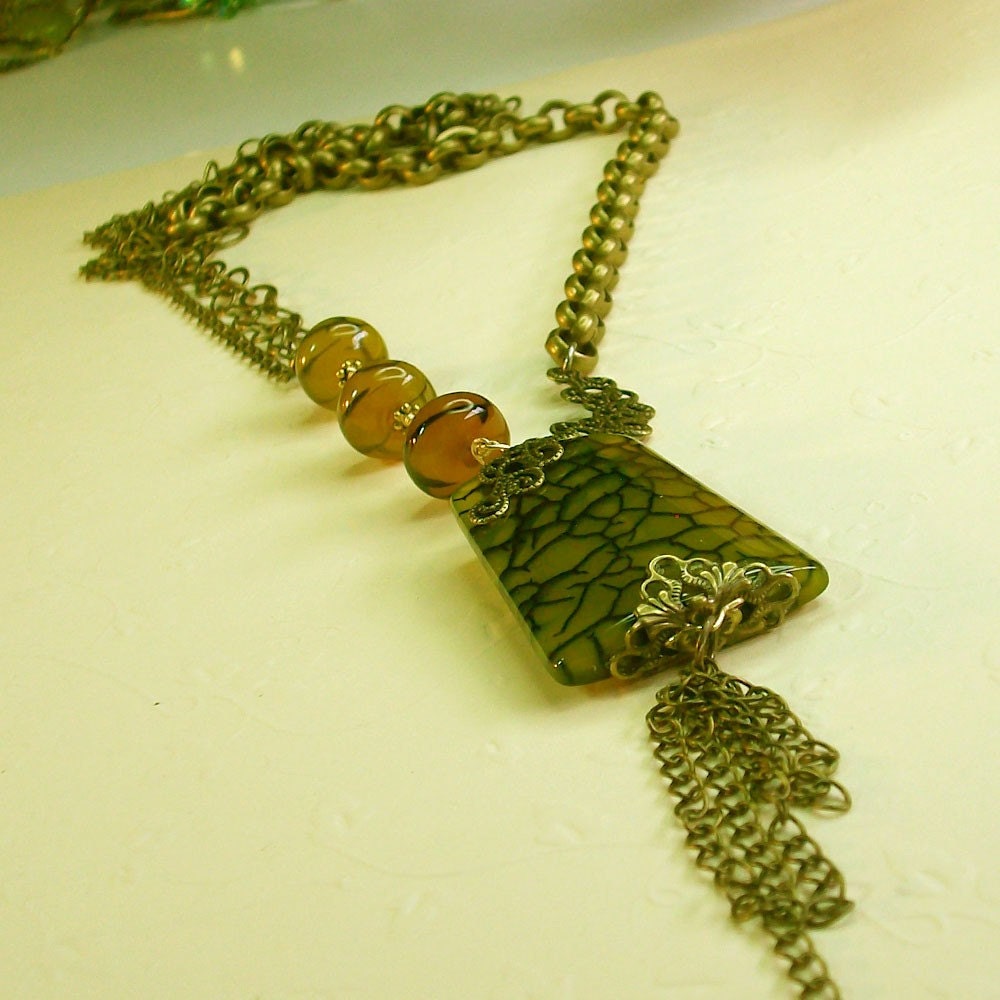 green dragon Queen Pendant Necklace