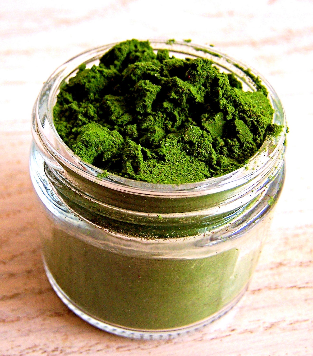 the ultimate green drink . superfood . with wheatgrass . 2oz