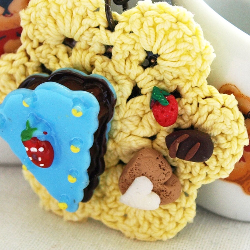 Piece of Cake Necklace decora kitsch fashion statement EGL sweet lolita unique style street fashion faux food polymer clay dessert