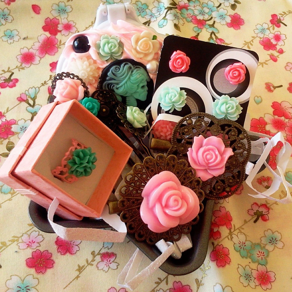 Skeletina Teal Green and Pink Deco Gothic Lolita Gift Basket Hair Accessories Ear Studs Ring Floral bobby pins Ring Sweet Kawaii Cute