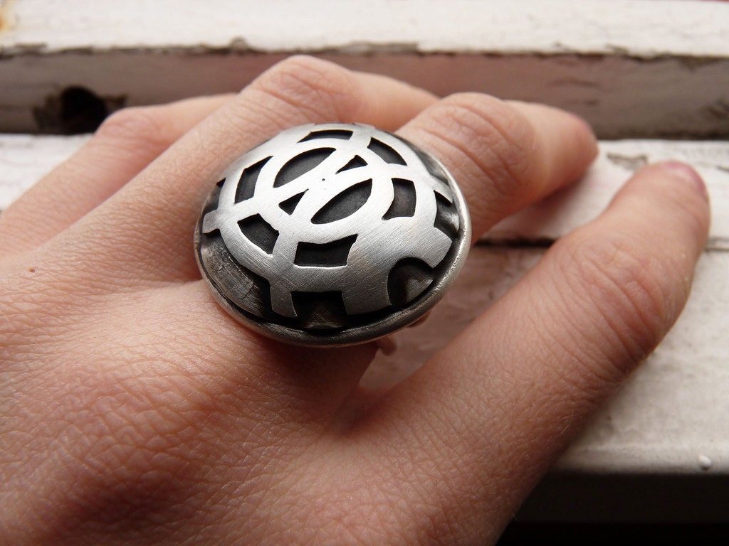 Ooak Big sterling silver Ring, Black patina, finishing matte, large, Trendy and geometric design, draft hand, comfortable. "UFO ring"