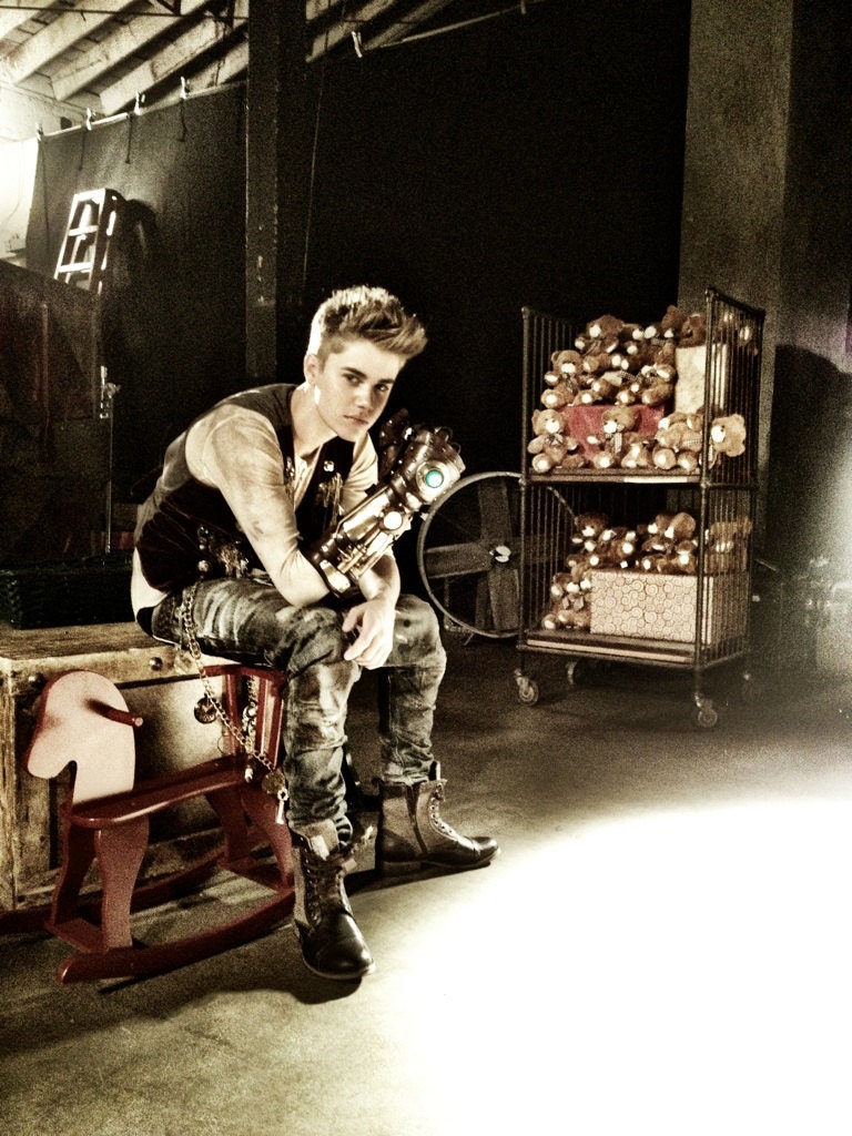 Steampunk Robot Arm - As seen on Justin Bieber in Santa Claus is coming to town