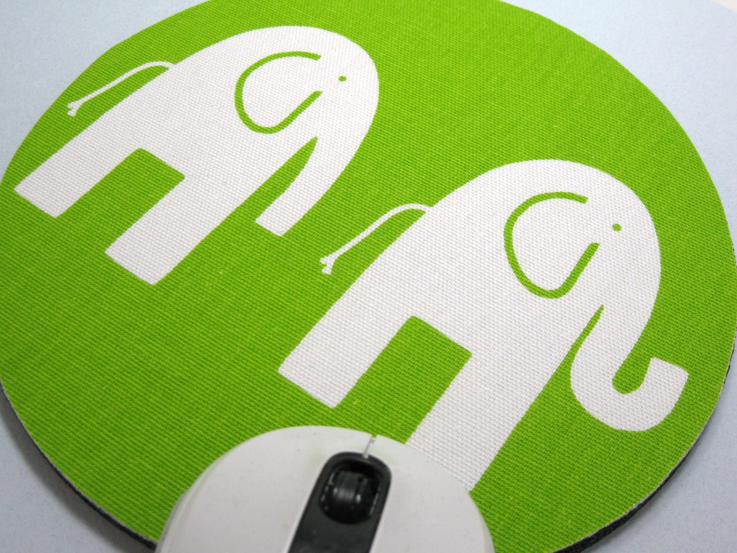 Mouse Pad, Round Fabric Mousepad or Trivet          White Elephants on Lime