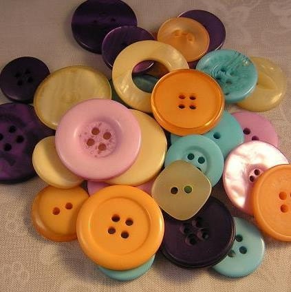 25 Calypso HAND DYED Medium to Large sized Button Mix Peach Purple Lavender Turquoise Cream buttons