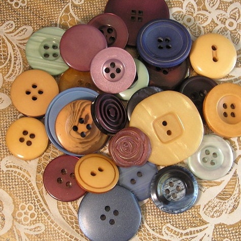 25 Daddy's Den HAND DYED Medium to Large sized Button Mix Navy Lt Brown Plum Sage Green buttons