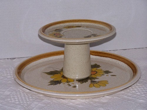 Vintage Inspired 2 Tier Cake Stand Dessert Plate Stand